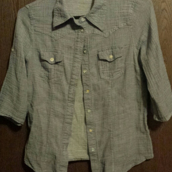 Lightweight button up