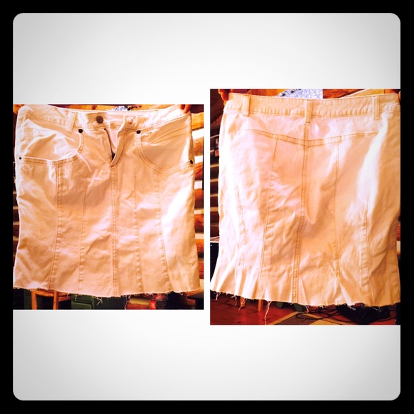 Bebe Skirt