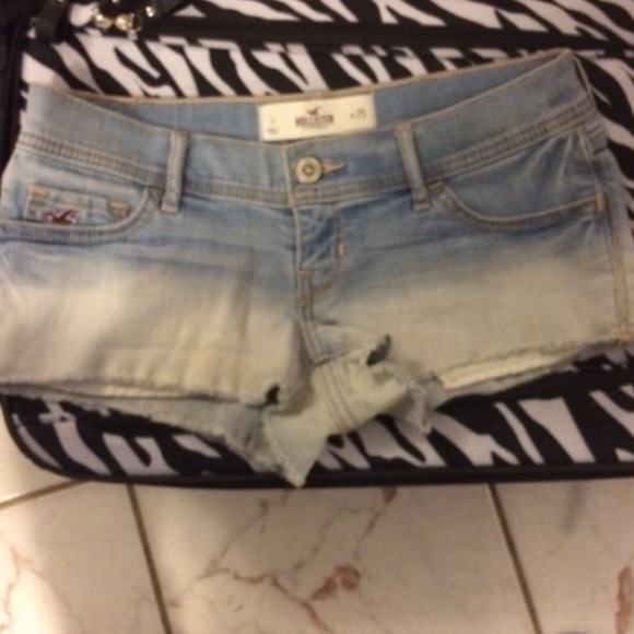 2 pairs of hollister shorts size 1 - Picture 2 of 2