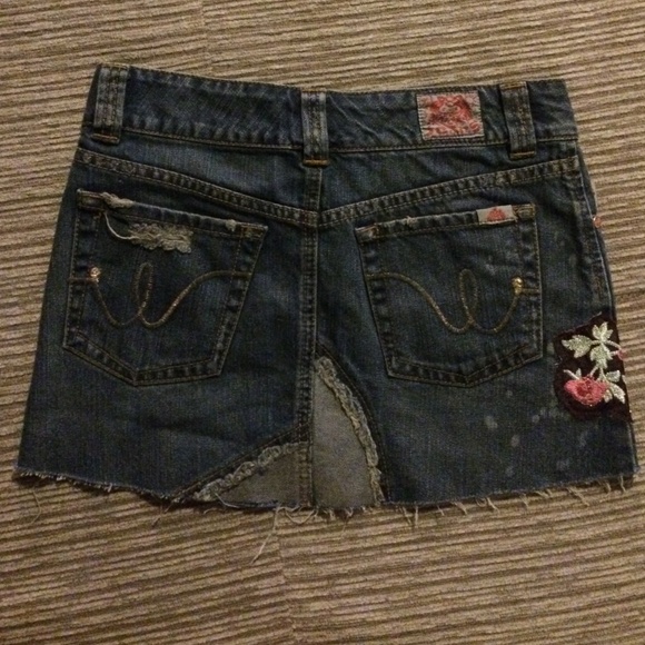 Wax Jeans Floral Embroidered Distressed Mini Skirt - Picture 2 of 5