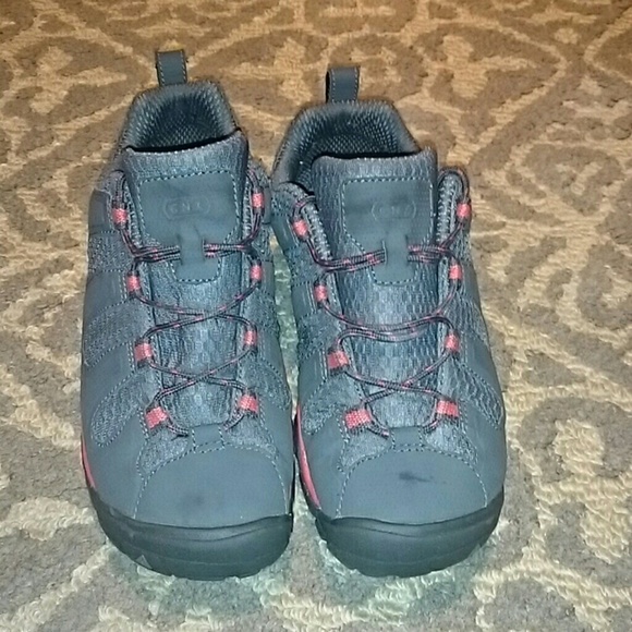 Keen women tennis shoes