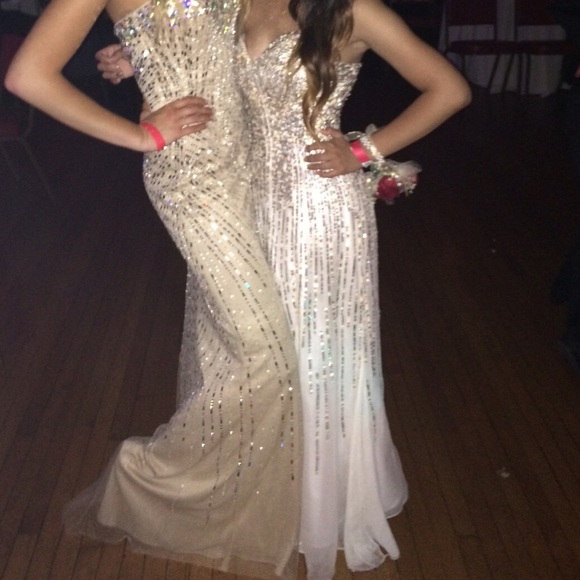 SOLD - Picture 3 of 4