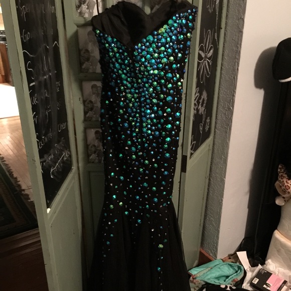 Prom dress for sale! - Picture 4 of 4