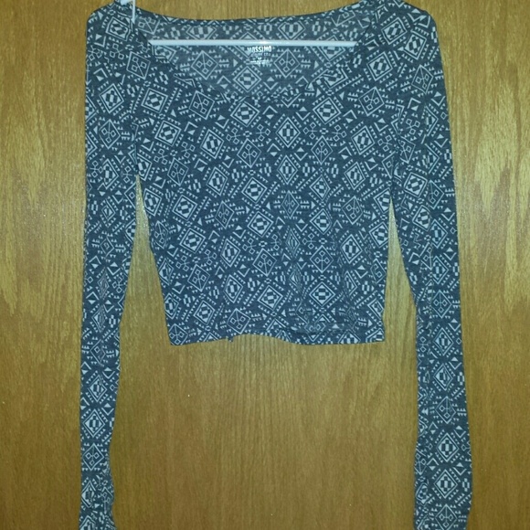 Long sleeve crop top