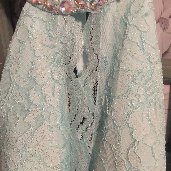 Prom dress for sale! - Picture 2 of 4