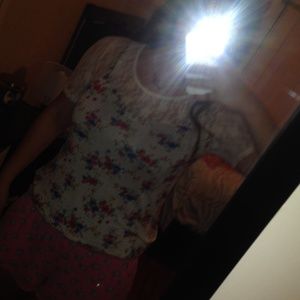 Flower laced short sleeve shirt