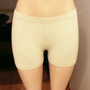 Butt shaping thigh slimmer shaper boyshort NWOT