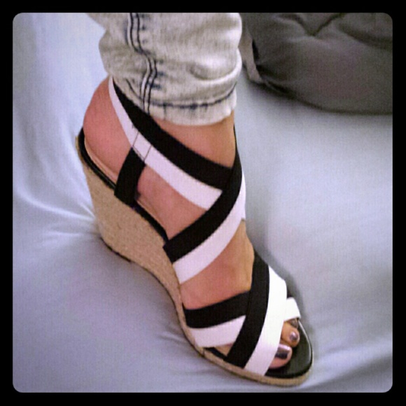 enzo angiolini wedges