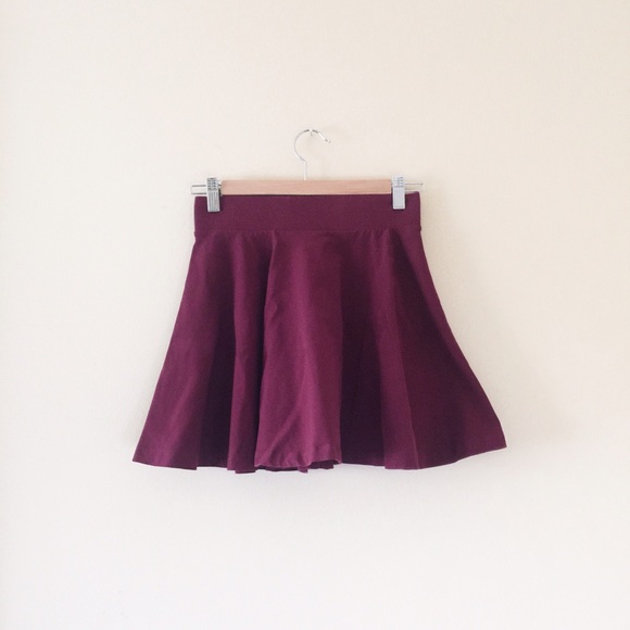 H&M Dresses & Skirts - Maroon Skater Skirt
