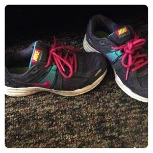 Nike tennis shoes size 7. Asking price $30