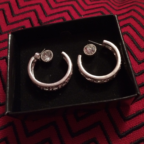 Crystal round studded earrings and hoop earrings