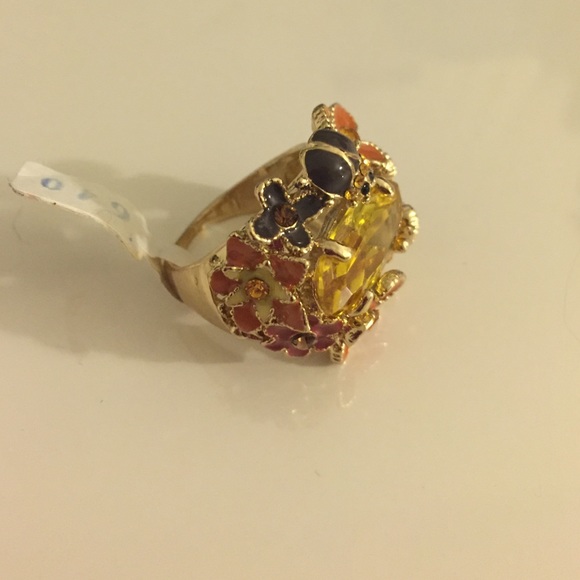 Flower Ring - Picture 2 of 4