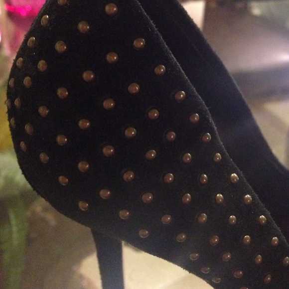 Pumps - Picture 2 of 4