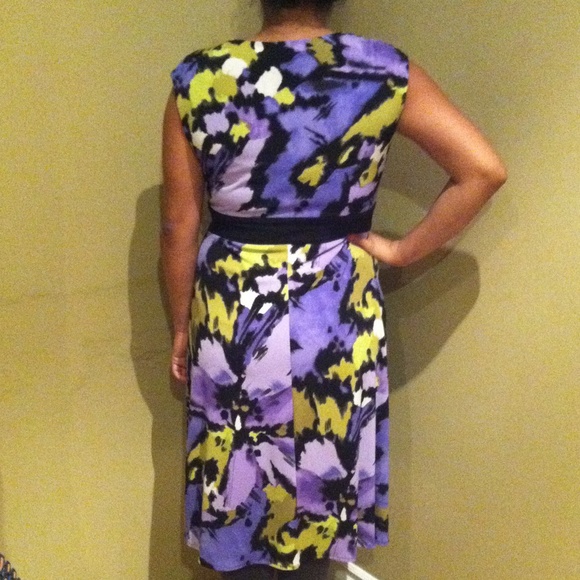 Dress - Picture 2 of 4