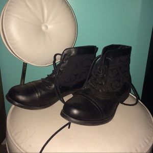 Black laced combat boots(new)