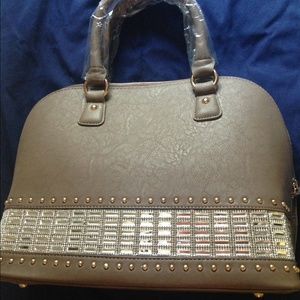 🔥On Sale🔥 Gorgeous Taupe handbag