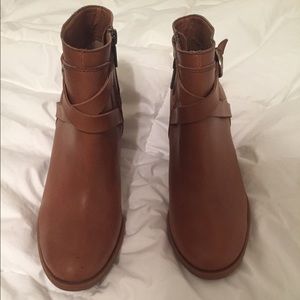 ⛔️SOLD⛔️Genuine Leather Boots by Lucky Brand
