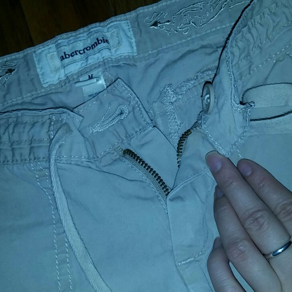 Abercrombie Kids Khaki Pants Size Medium - Picture 2 of 3