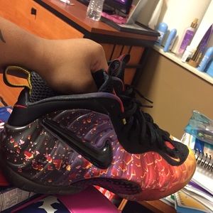 Nike foams! 9/10 condition