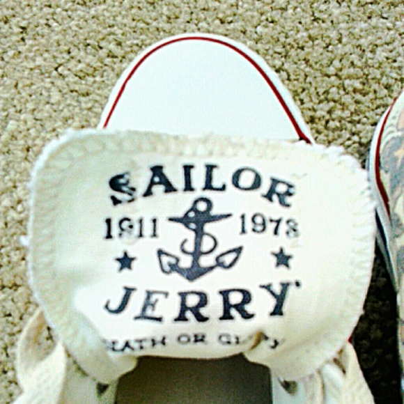 Sailor Jerry beige converse. Custom. Cool.