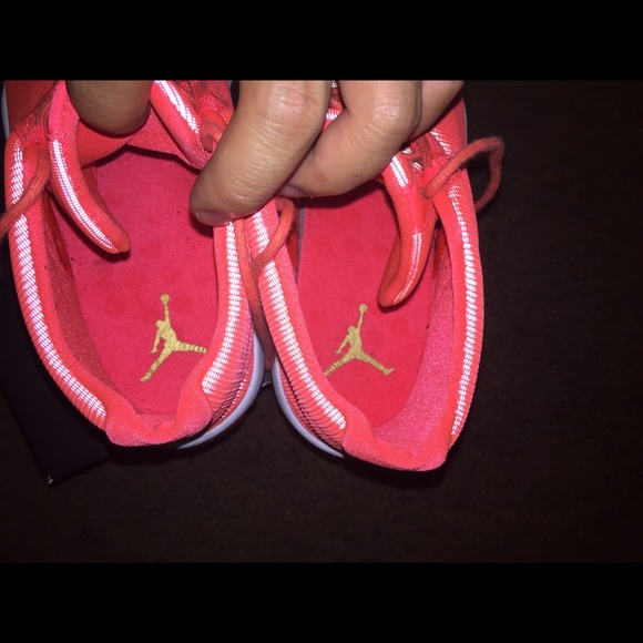 JORDAN FUTURE INFRARED 23-white 9.5 mens - Picture 3 of 3