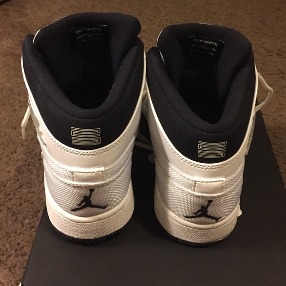 JORDAN 1 CONCORD RARE..9.5 mens.. - Picture 2 of 4