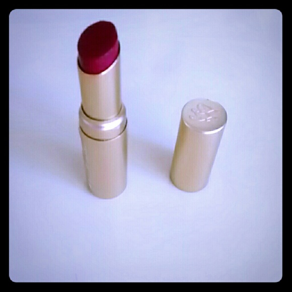 Too Faced La Creme lipstick loganberry