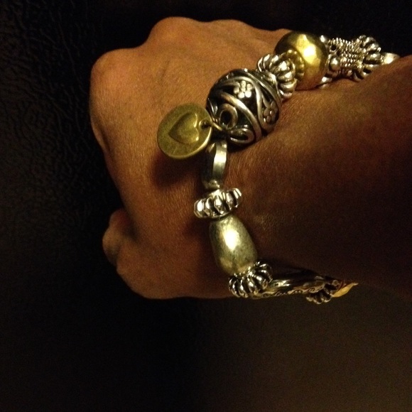 I heart a lil bit of black, white bracelet!