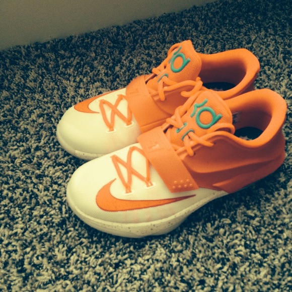 kd eggnog shoes