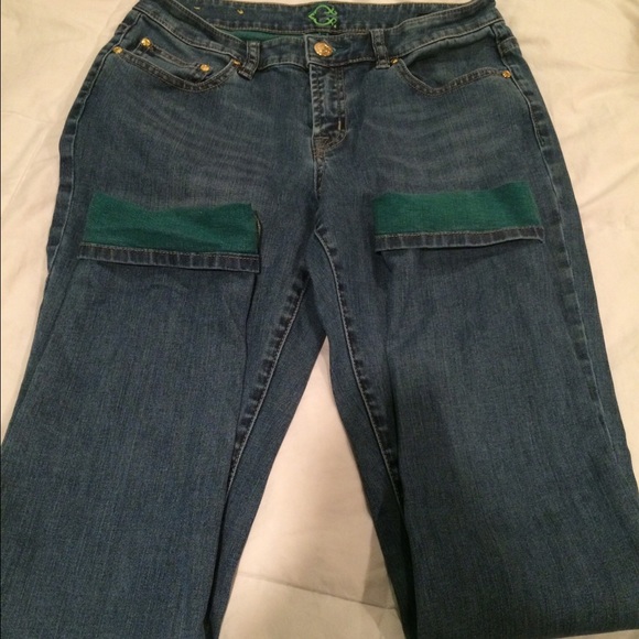 C.Wonder denim with green inside 👖💚🍀