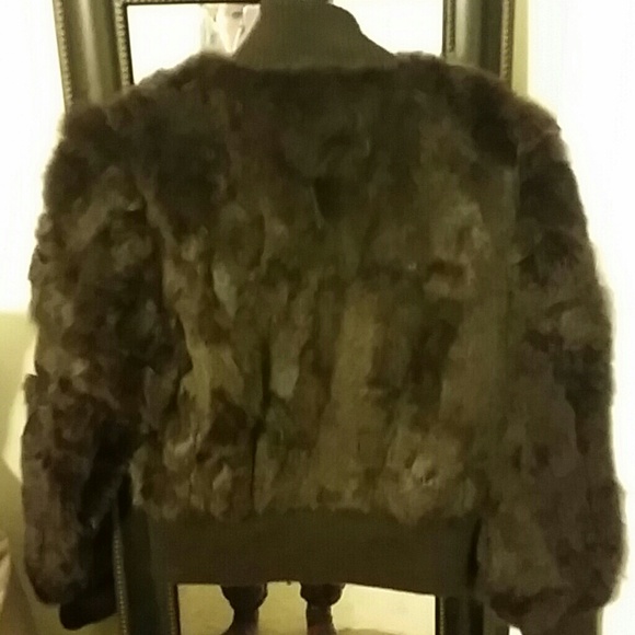 Brown Fur jacket not authentic - Picture 2 of 3