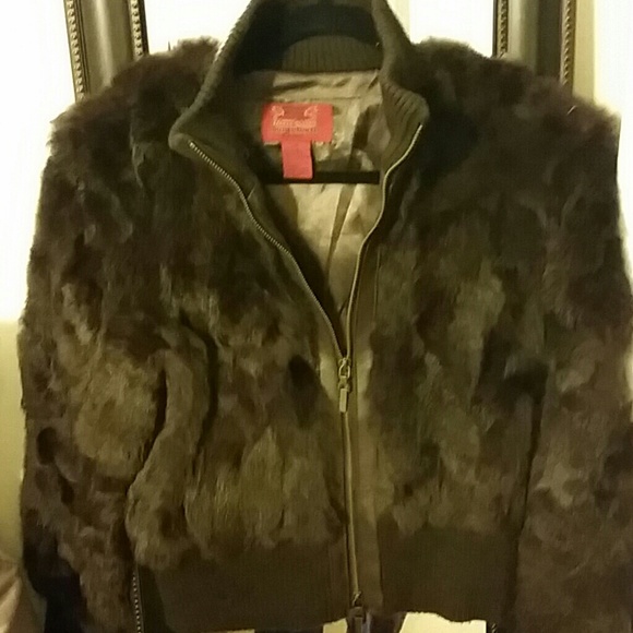 Brown Fur jacket not authentic - Picture 3 of 3