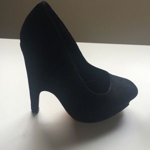 Dolce Vita black suede pumps