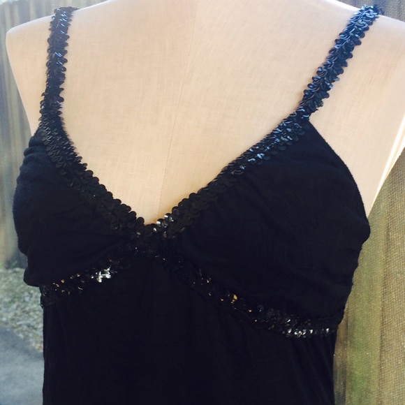 Fabulous top with sequence details on the straps✨ - Picture 2 of 4