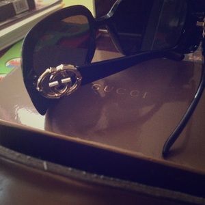 Authentic Gucci sunglasses. No scratches