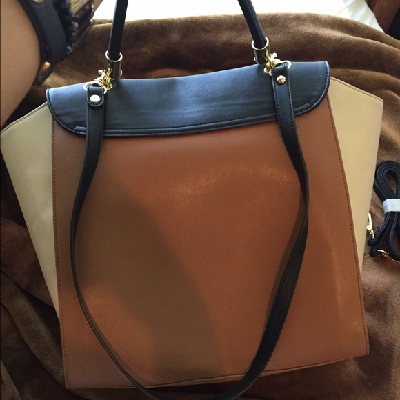 Express Handbag - Picture 2 of 4