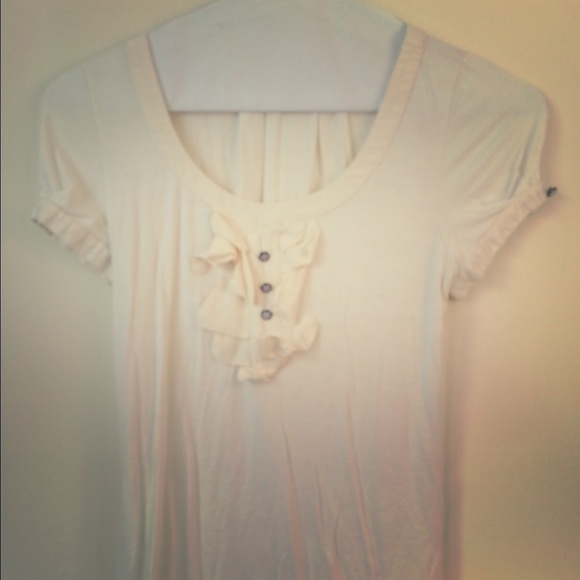 Cream ruffle shirtsleeve blouse made of viscose