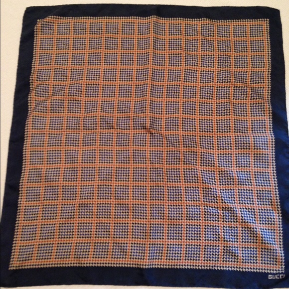 Gucci silk scarf - Picture 2 of 4