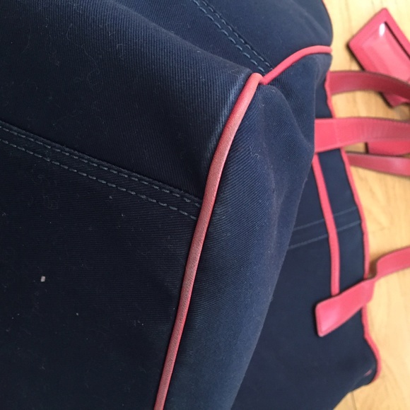 Navy Coach Bag with Pink Pipping - Picture 2 of 4