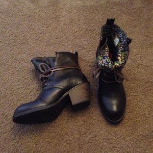 Get ready for the rain! Dark brown boots