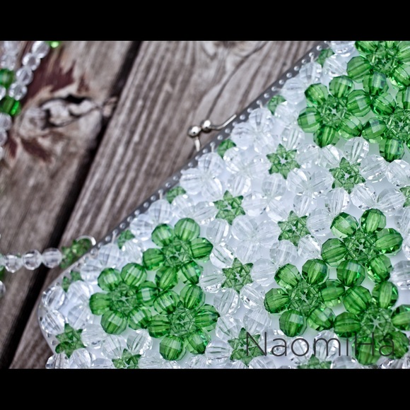 Handmade green and clear acrylic beaded crossbody - Picture 2 of 4