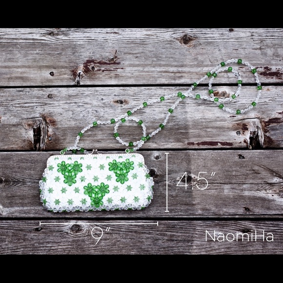 Handmade green and clear acrylic beaded crossbody - Picture 3 of 4
