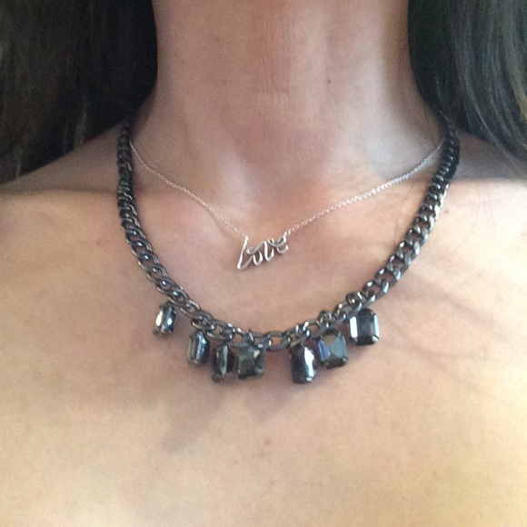 SEQUIN HEARTS gray jeweled necklace. - Picture 1 of 4