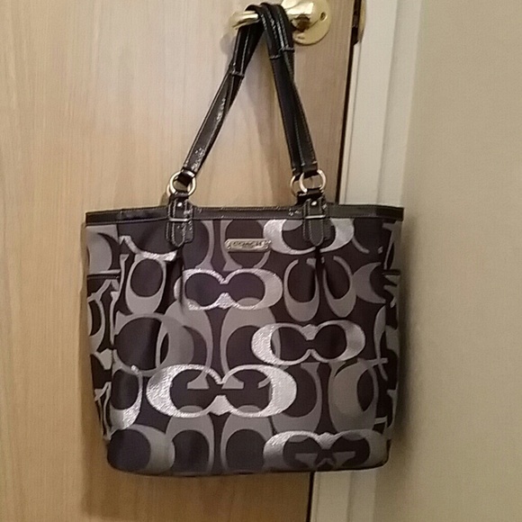 Authentic Coach tote! New never used!