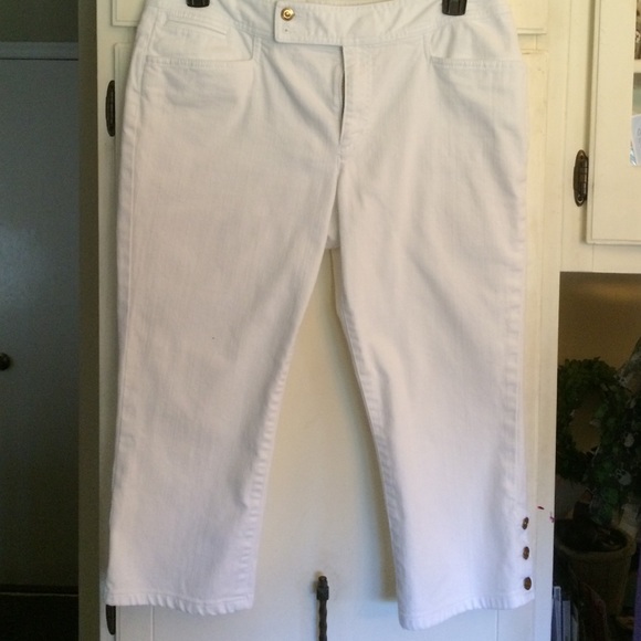 White Denim Capris - Picture 1 of 4
