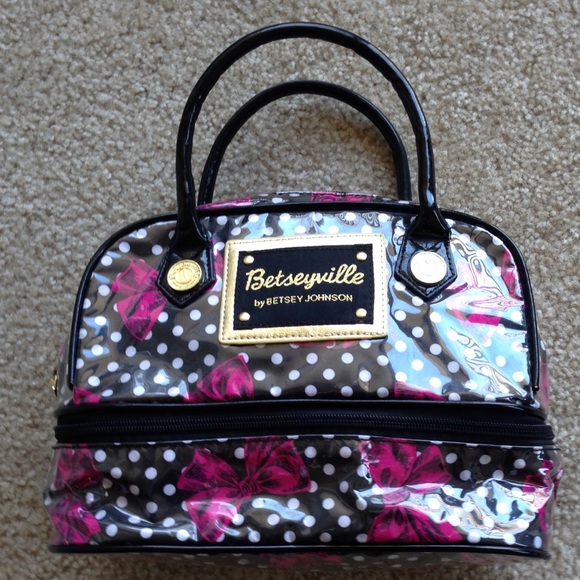 🚫SOLD🚫Betsey Johnson Travel Cosmetic Case