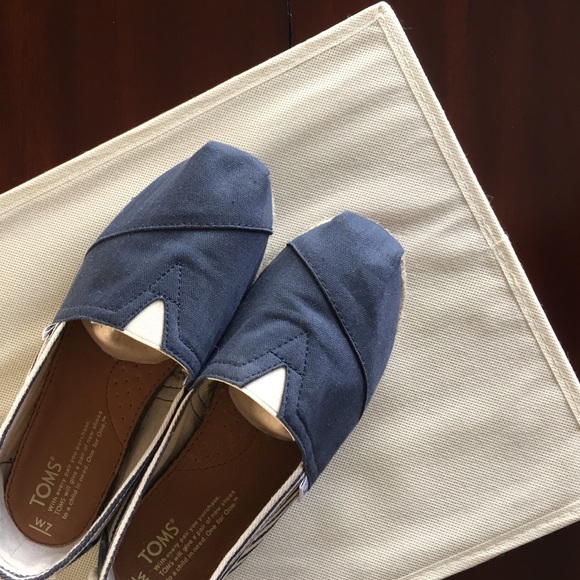 Blue and White Toms