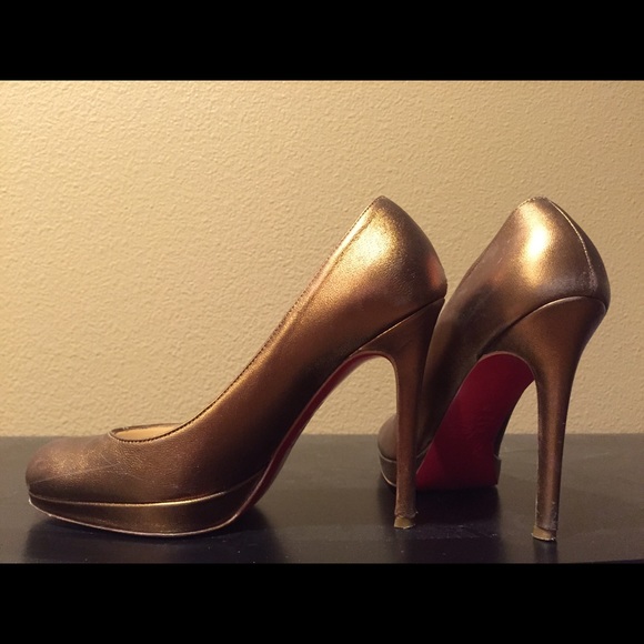 Louboutin New Simple in Bronze Size 36