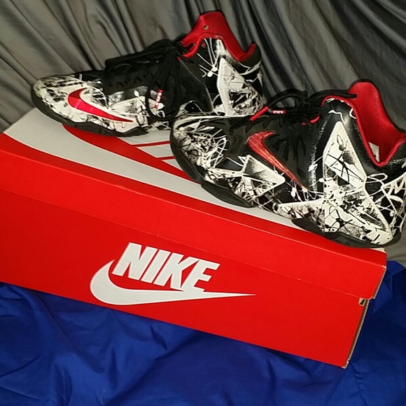 Nike shoes.  SOLD !!!!!