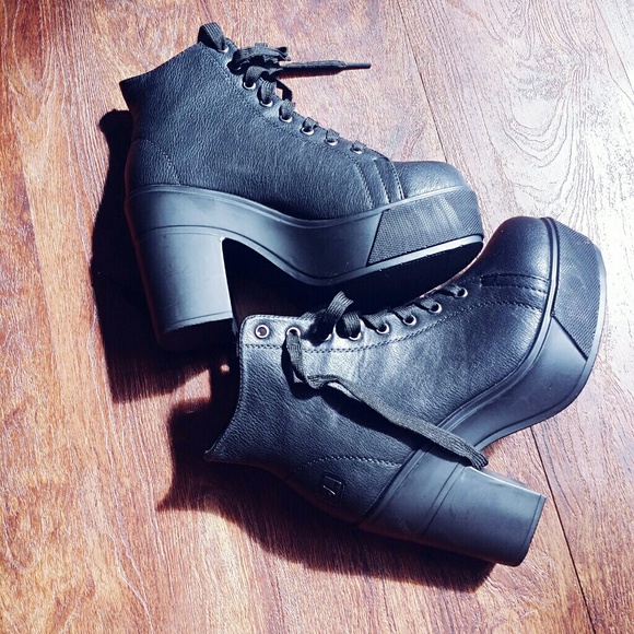 Platform shoes